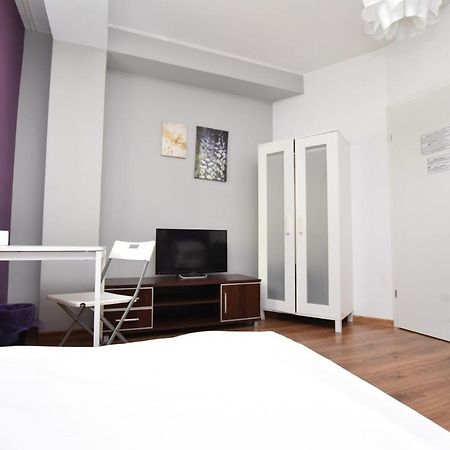 Dukes Aparthostel - Pokoje Prywatne Wroclaw Ngoại thất bức ảnh